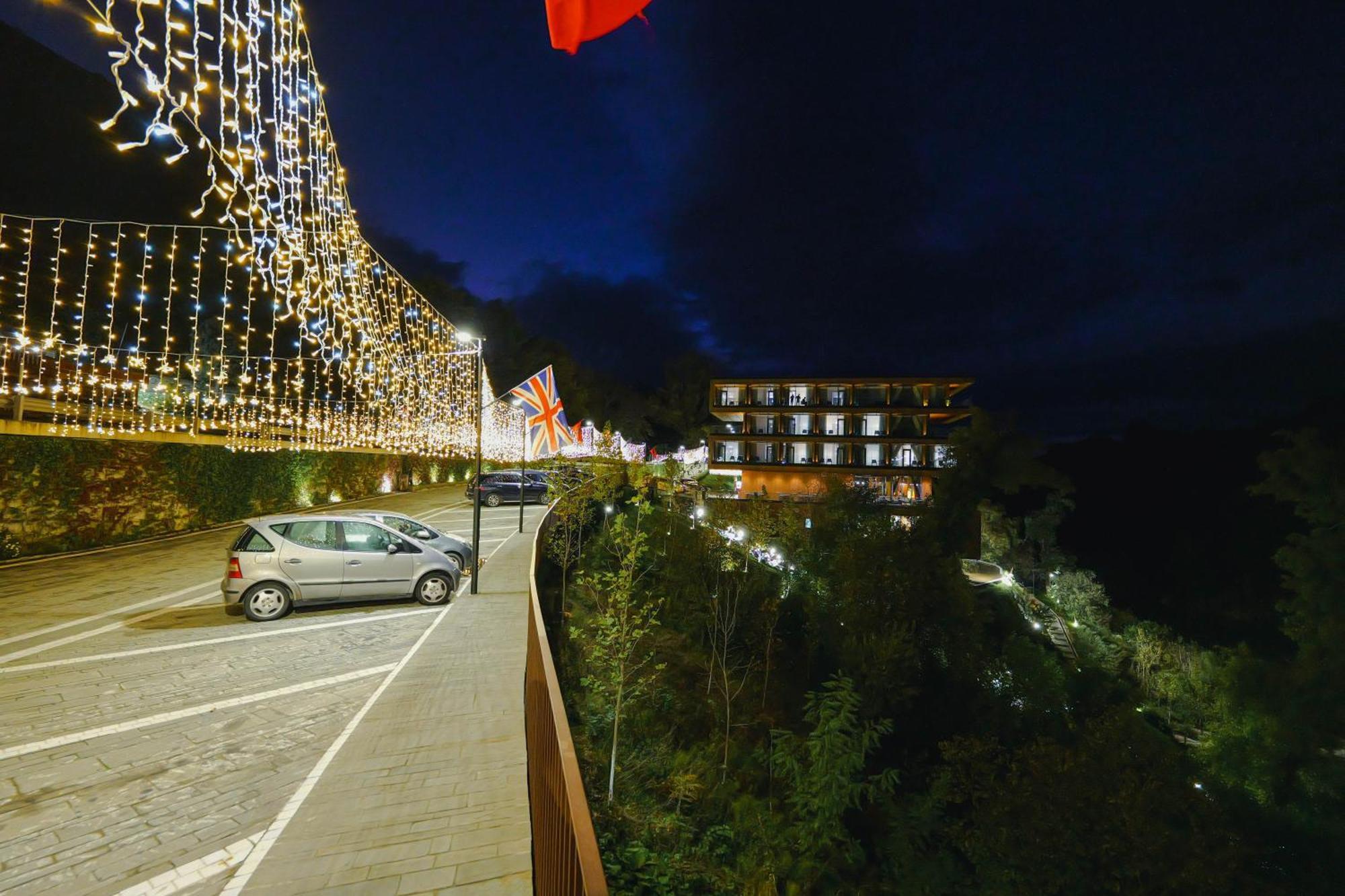 Hotel Uji Ftohte Tepelene Esterno foto