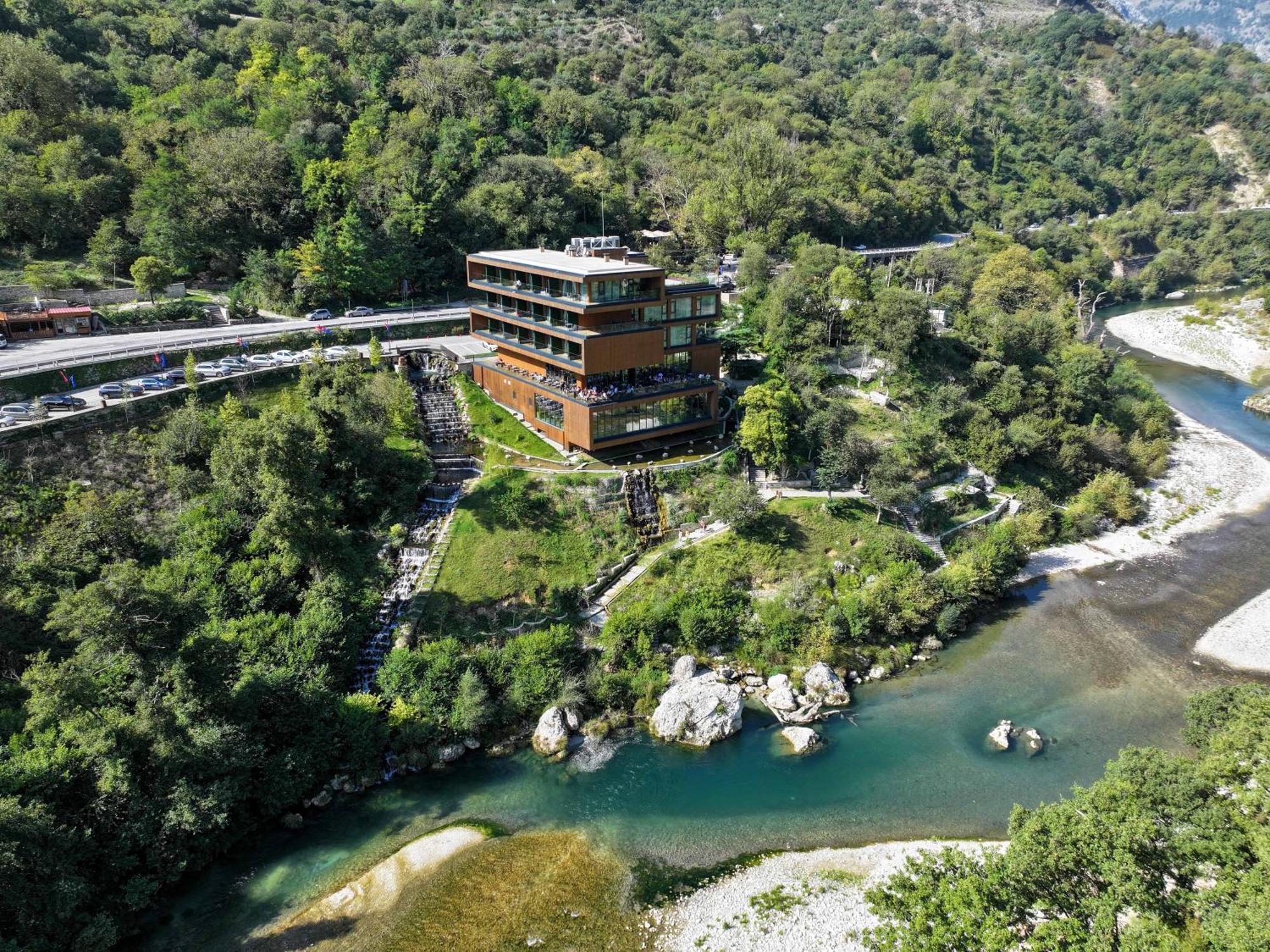 Hotel Uji Ftohte Tepelene Esterno foto